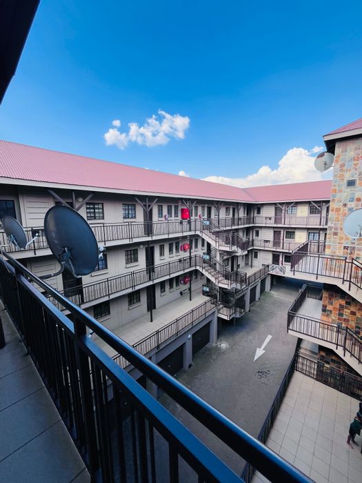 1-Bedroom apartment for sale in Witbank Ext 10, secure complex, close to amenities.