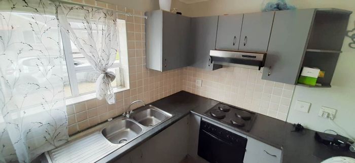 3-Bedroom Townhouse in Bridgemeade To Rent, Pet-Friendly, Enclosed Garden, Immediate Occupation.