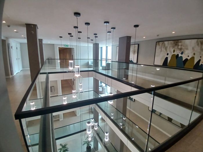 To Rent: Apartment in Stellenbosch Central with gym, study areas, and shuttle service.