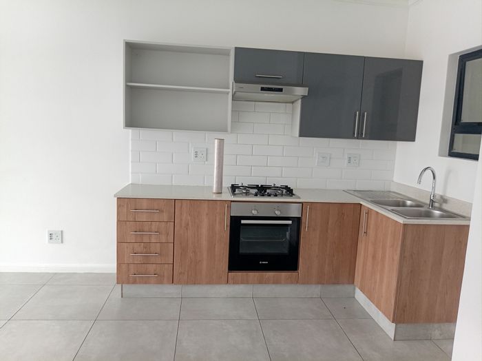 2-Bedroom Apartment To Rent in Umhlanga Ridge with Gym, Pool, and Shopping Nearby.