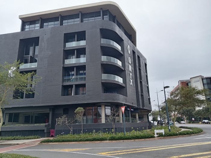 Unique 2-bed loft apartment in Umhlanga Ridge, close to Gateway Mall, to rent.