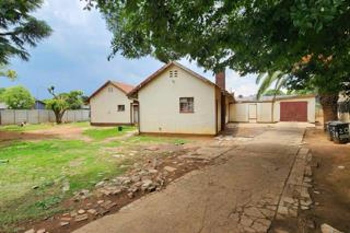 For Sale: House in Kempton Park Ext 2, 16 bedrooms, rental income opportunity.