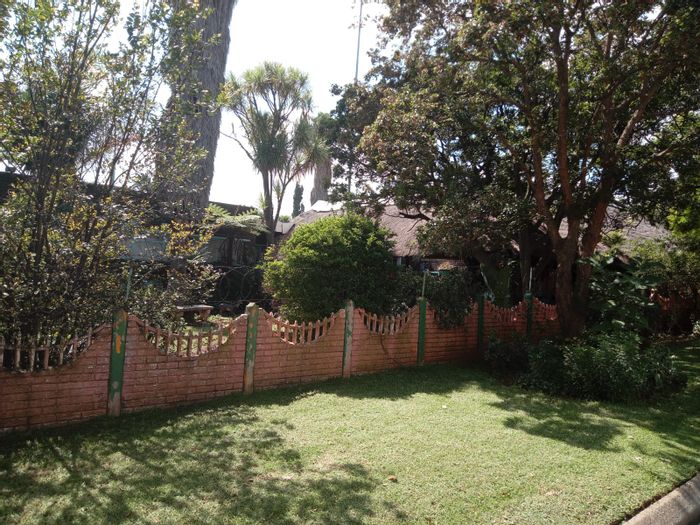 Spacious 5-bedroom house in Birch Acres with pool, lapa, and investment potential. For Sale.