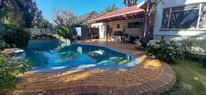 For Sale: House in Allen Grove with Granny Flat, Pool, and Security Features.