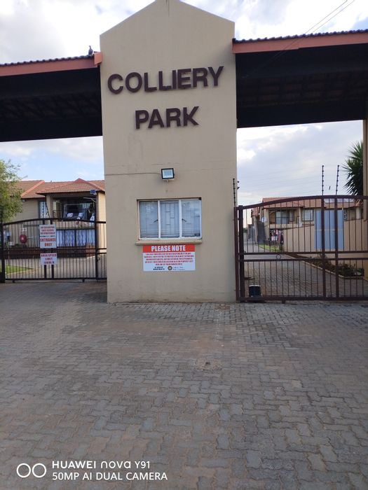 2-Bedroom Apartment To Rent in Rand Collieries, Pet-Friendly, Covered Parking Available.