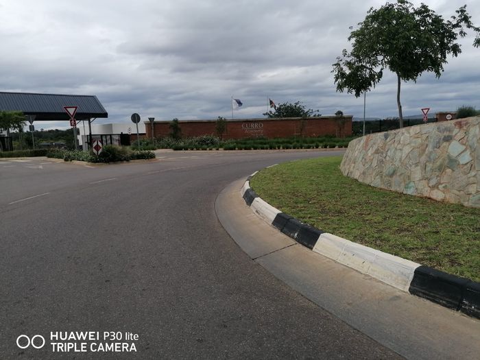 2-Bedroom Apartment To Rent in Willow Park Manor with amenities and secure access.