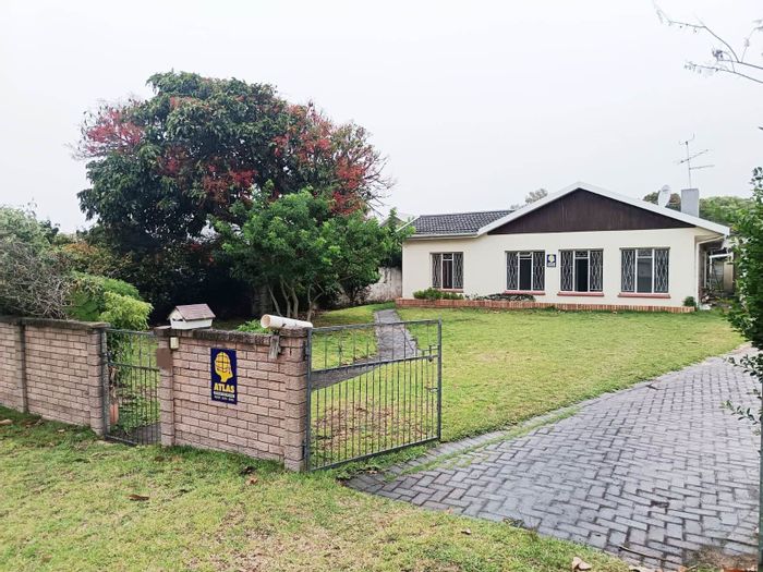 Charlo Apartment To Rent: Communal amenities, close to Walmer campus, ideal for professionals.