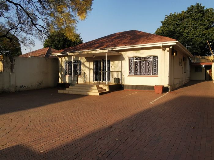For Sale: Business in Orange Grove with parking, offices, boardroom, and kitchen.