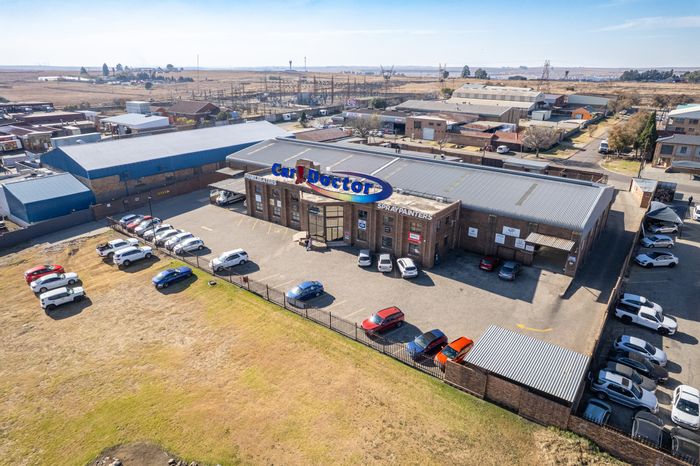 Secunda Central Business For Sale: Versatile space with ample parking and visibility.
