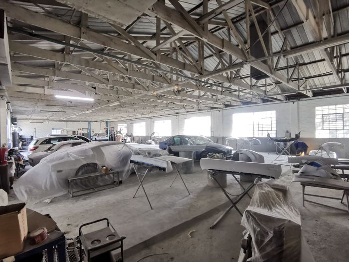 Industrial property for sale in Kew: 1200m², flexible space, ample parking.