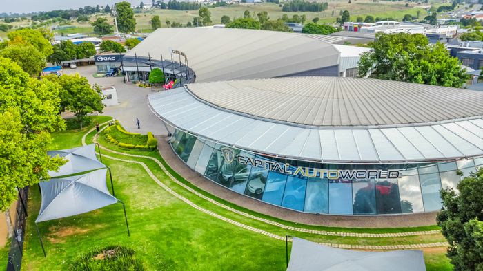 Carlswald Commercial Property To Rent: Purpose-built automotive hub with multiple income streams.