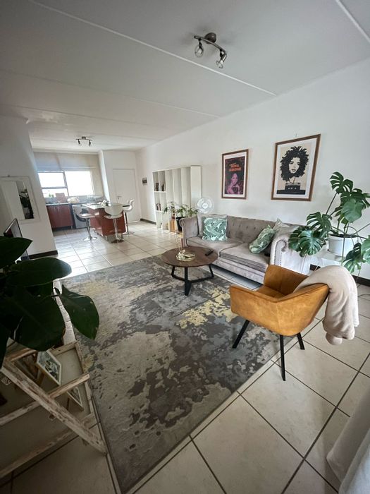 2-Bedroom Apartment To Rent in Sunninghill with Pool, Clubhouse, and Pet-Friendly Policy.