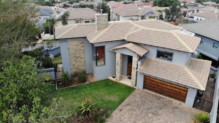 For Sale: House in Greenstone Hill with pool, garden, and entertainment patio.