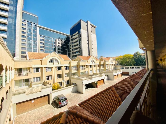 Duplex apartment in Morningside, 2 beds, furnished, near Sandton City. To Rent.