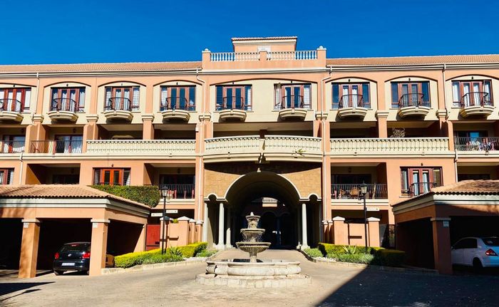 Duplex Apartment To Rent in Morningside: 2 beds, 2.5 baths, pools, tennis court.