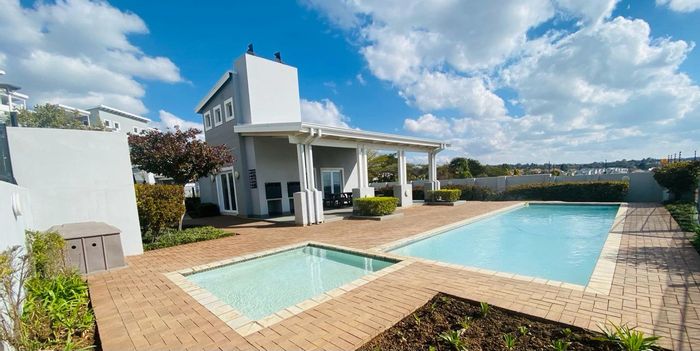 For Sale: Paulshof Apartment with 3 Bedrooms, Pools, Tennis Court, and Security.