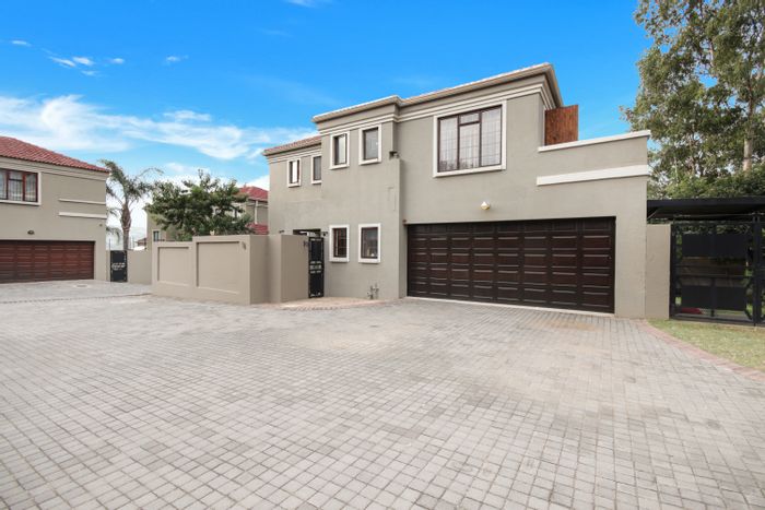 For Sale: House in Barbeque Downs with garden, security, and community amenities.