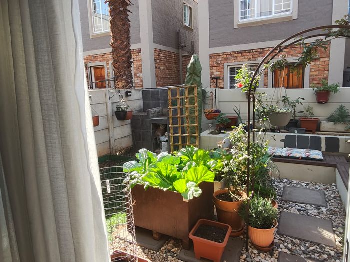 Olivedale Townhouse For Sale: Secure complex, private garden, spacious kitchen, double parking.