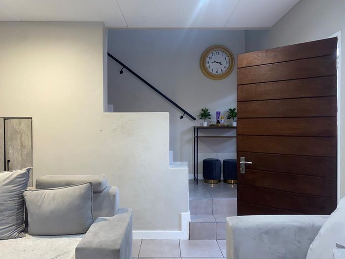 Albertsdal Townhouse For Sale: 2 beds, private yard, covered parking, community amenities.