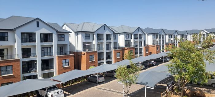 1-Bedroom Apartment For Sale in Olivedale with Pool, Gym, and 24-Hour Security.