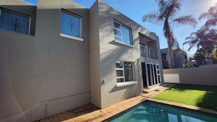 For Sale: House in Eldoraigne with 4 bedrooms, pool, inverter, and double garage.