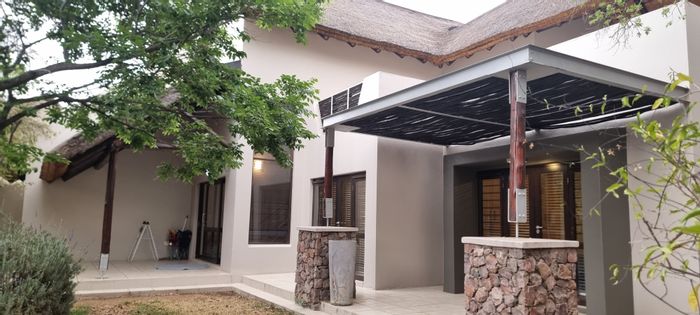 For Sale: Cluster in Witkoppen with garden, loft, pool, and clubhouse access.