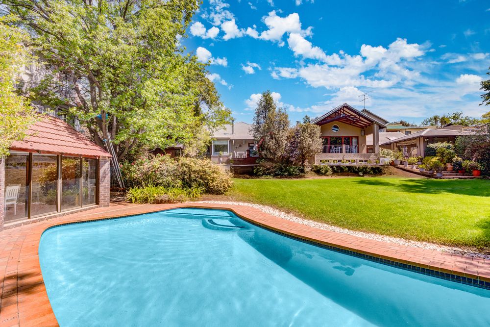 Pool & Garden