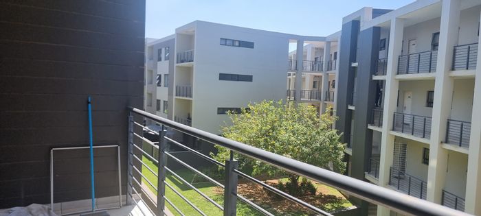 North Riding Apartment For Sale: 1 Bed, Pool, Clubhouse, 24-Hour Security.