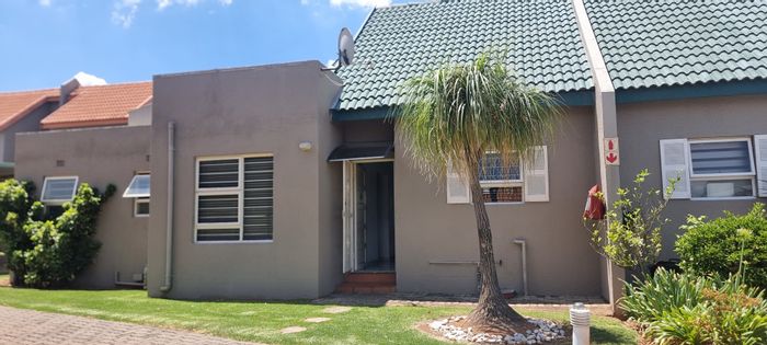 For Sale: Cluster in Weltevreden Park with garden, pool, and 24-hour security.