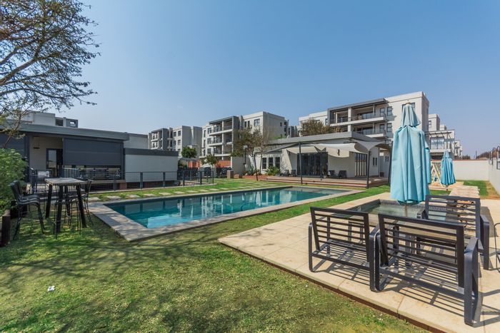 Kyalami AH Apartment To Rent: 2 beds, pool, gym, secure complex, great location.