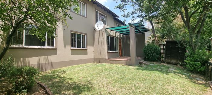 North Riding AH Apartment To Rent: 3 bedrooms, pool, clubhouse, secure living.