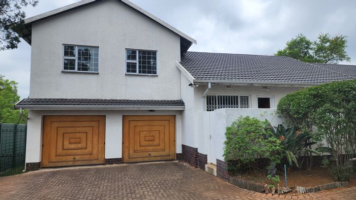 Northcliff House To Rent: 4 Bedrooms, Studio, Pool, Double Garage, Ample Storage.