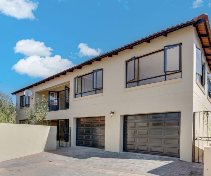 Fourways House For Sale: 4 bedrooms, garden, double garages, 24-hour security.