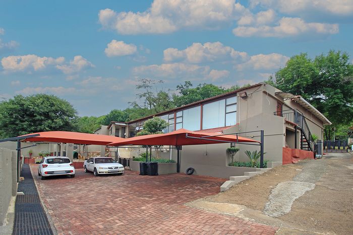 Cyrildene House For Sale: 8 bedrooms, income potential, multiple flats, ample parking.