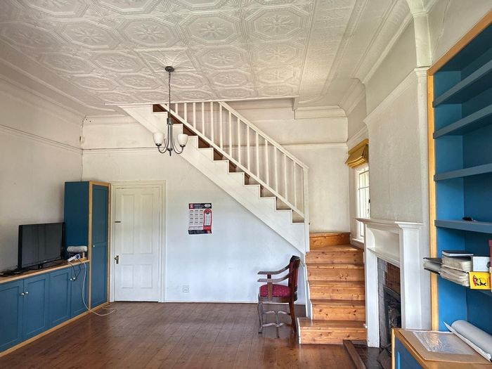 Bellevue House For Sale: 3 Bedrooms, Study, Staff Quarters, Spacious Kitchen.