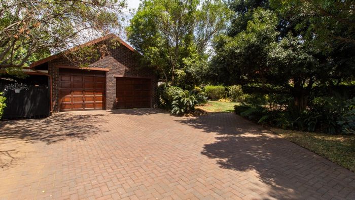 Wierda Park House For Sale: Two homes, ample parking, landscaped garden, close to amenities.