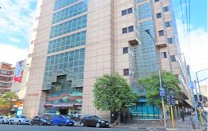 Marshalltown Apartment For Sale: 24-hour security, underground parking, ideal for investors.