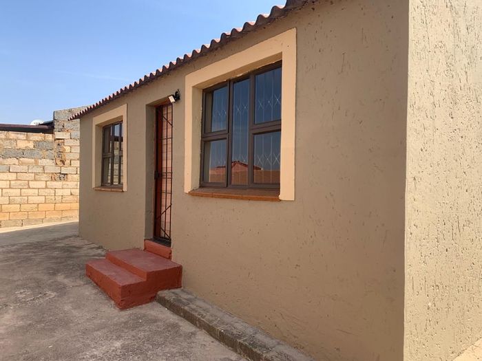 2-Bedroom House To Rent in Moroka North, near amenities and transport routes.