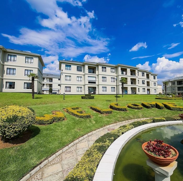 Two-bedroom apartment in Fourways with pool, braai area, and kids' play area. To Rent.