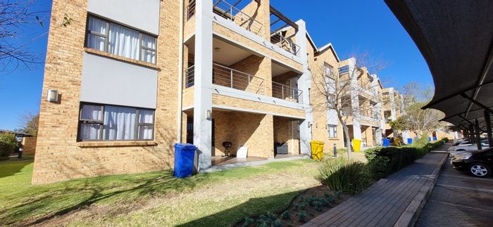 Rooihuiskraal North Apartment For Sale: Ground floor, tenant-occupied, secure complex, great amenities.