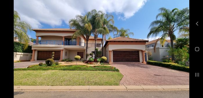 Elegant House for Sale in Silver Lakes Golf Estate with Pool and Entertainment Area