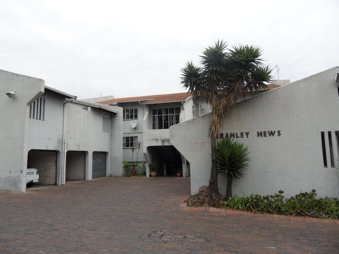 Bramley Park Townhouse For Sale: 3.5 beds, pool, garage, near Sandton amenities.