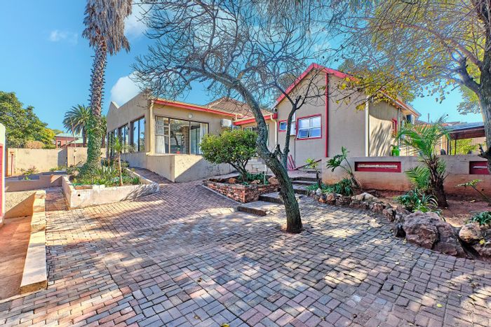 For Sale: House in Observatory with 4 beds, pool, garages, and security features.