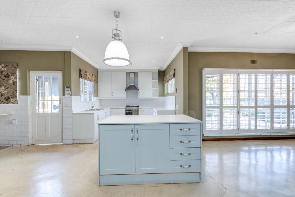 Open plan kitchen dining room