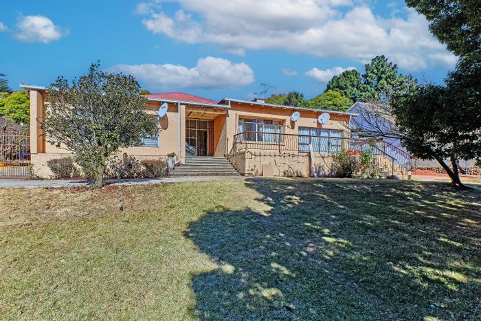 For Sale: Observatory House, 5 beds, 3 baths, large lot for development.