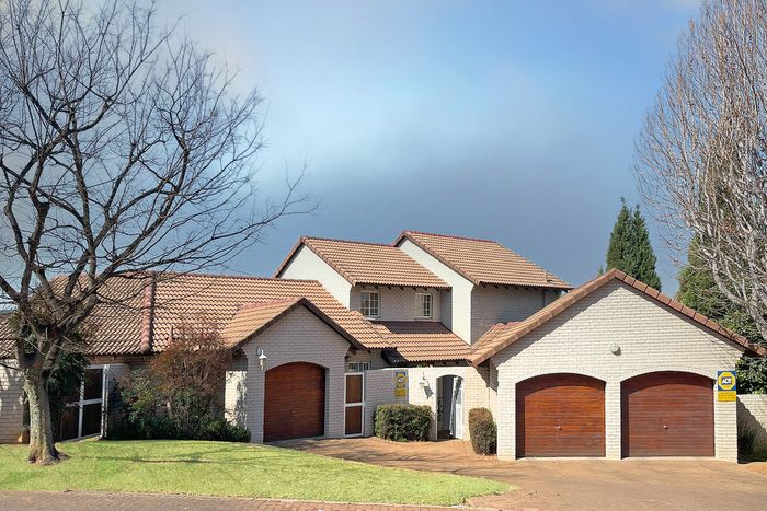 Bryanston House For Sale: Multi-generational living, garden cottage, 24/7 security access.