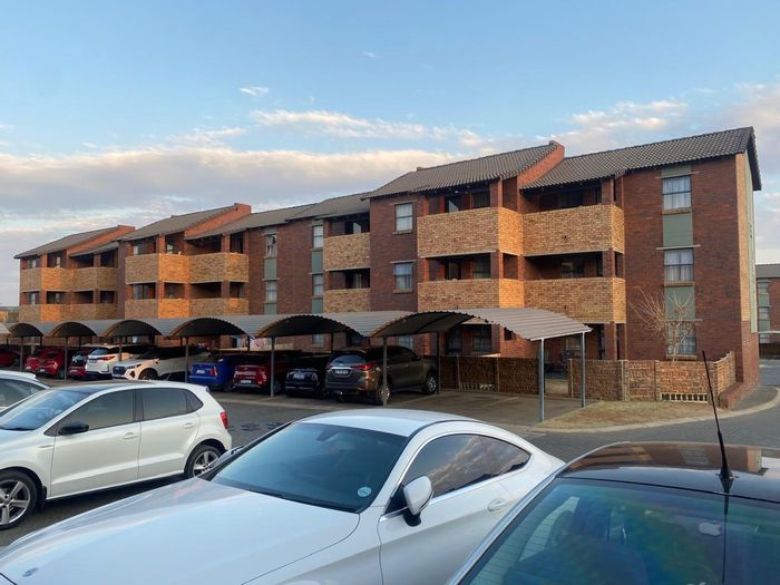 For Sale: Alveda Apartment with 2 Bedrooms, Security, and Children's Play Area.