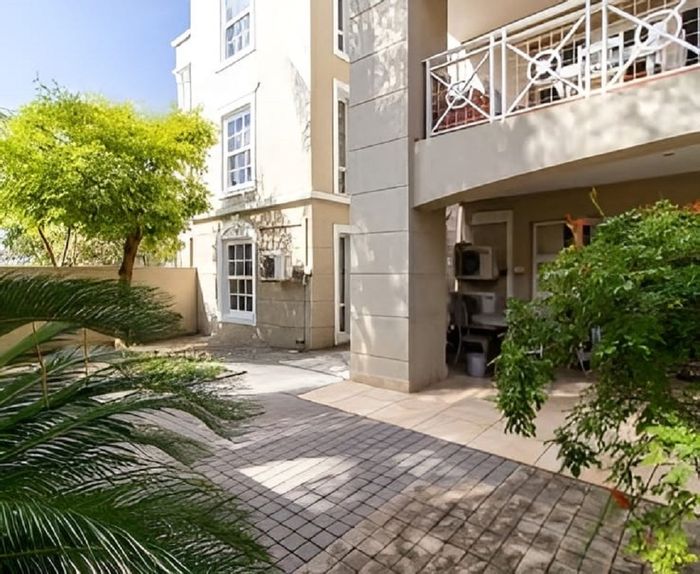 Stunning Sandown Apartment for Rent: 2 Bedrooms, Pool, and Sea Views!