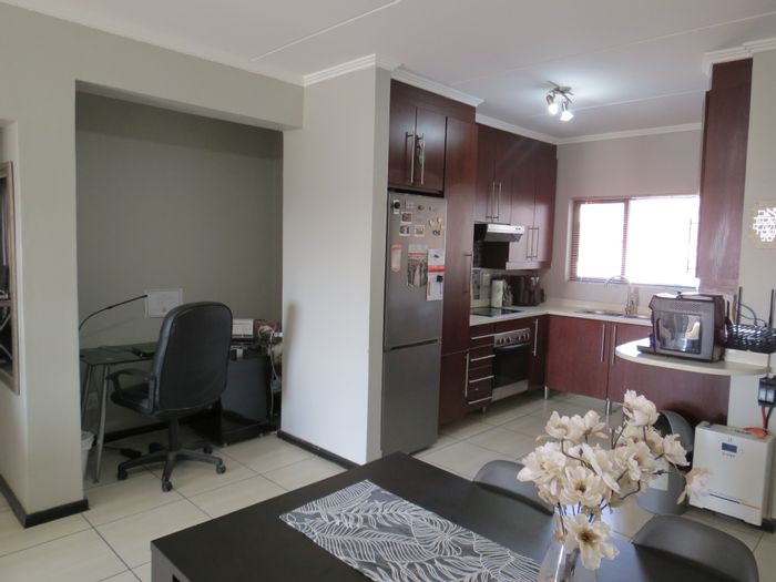 For Sale: 2-Bedroom Apartment in Greenstone Hill with Gym, Pool, and Day-Care.