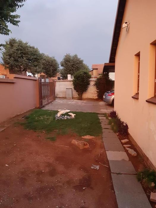 For Sale: House in Riverlea with 3 bedrooms, carport, and easy access amenities.